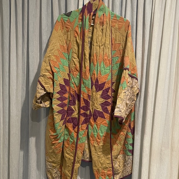 Magnolia Pearl Multicolor Quilted Cape - Picture 1 of 3